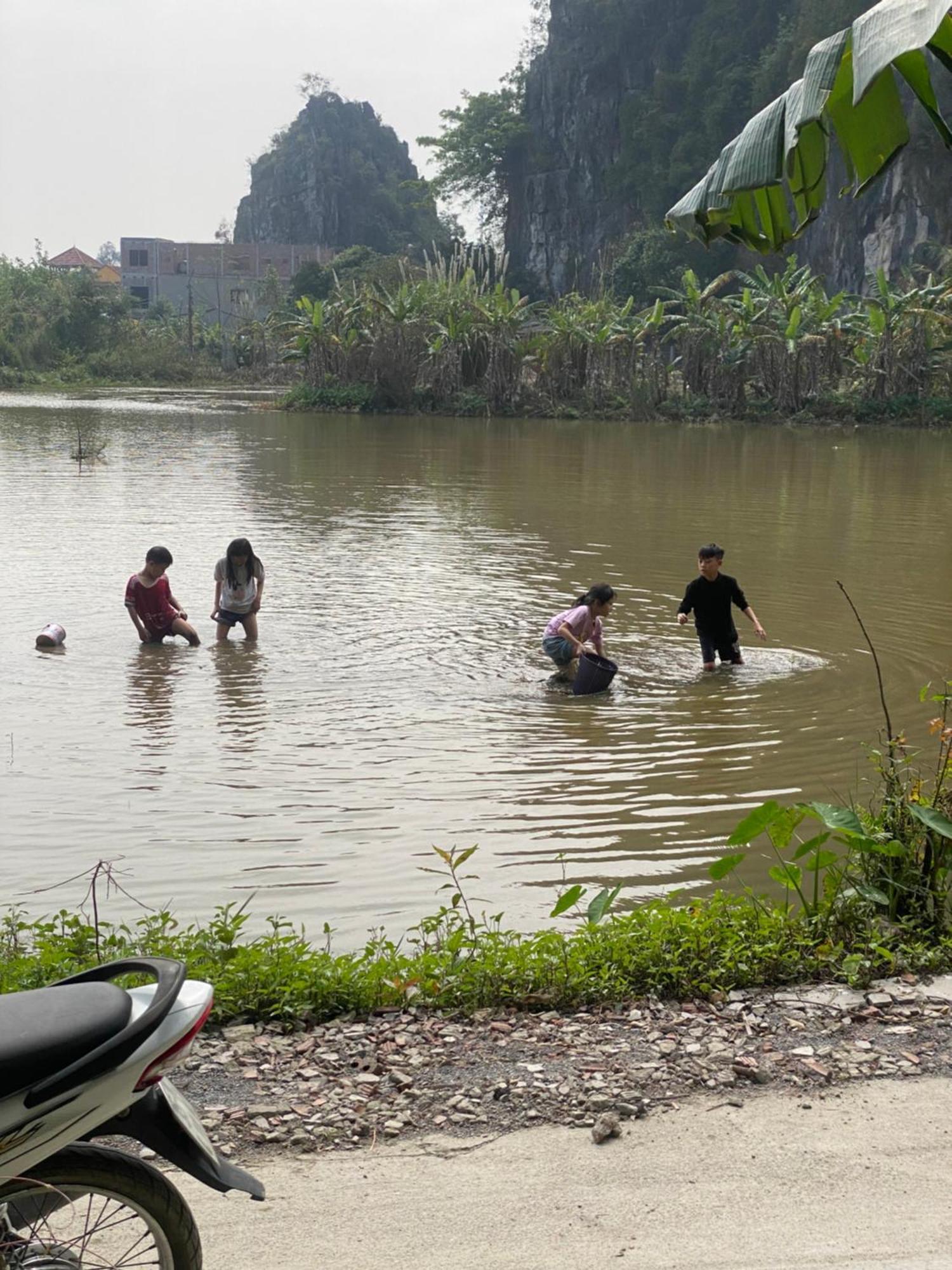 Bed and Breakfast Tam Coc Charming Bungalow Ниньбинь Экстерьер фото